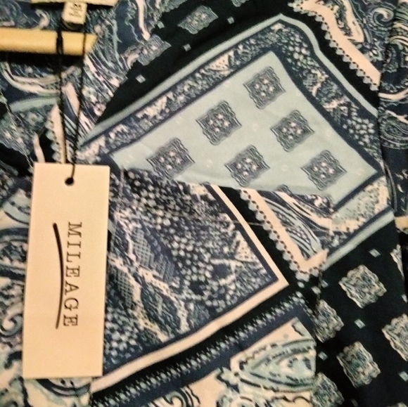 NWT Top - Picture 2 of 6